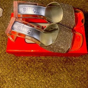 Rouge Crystal heels brand new